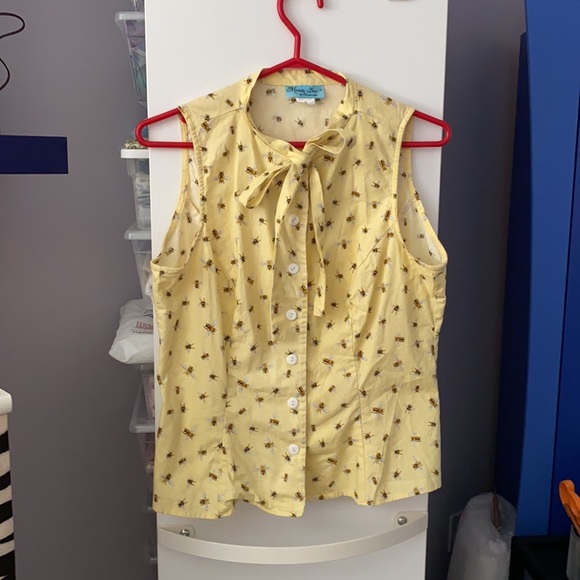 Adorable fitted sleeveless cotton bee bow top - Picture 4 of 4